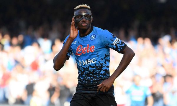 Napoli s’ka të ndalur, e regjistron fitoren e dhjetë radhazi dhe vazhdon kryesimin në Serie A