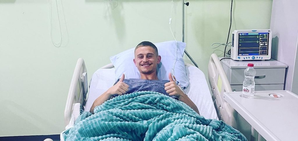Talenti i Ballkanit përfundon me sukses operimin e ligamentit