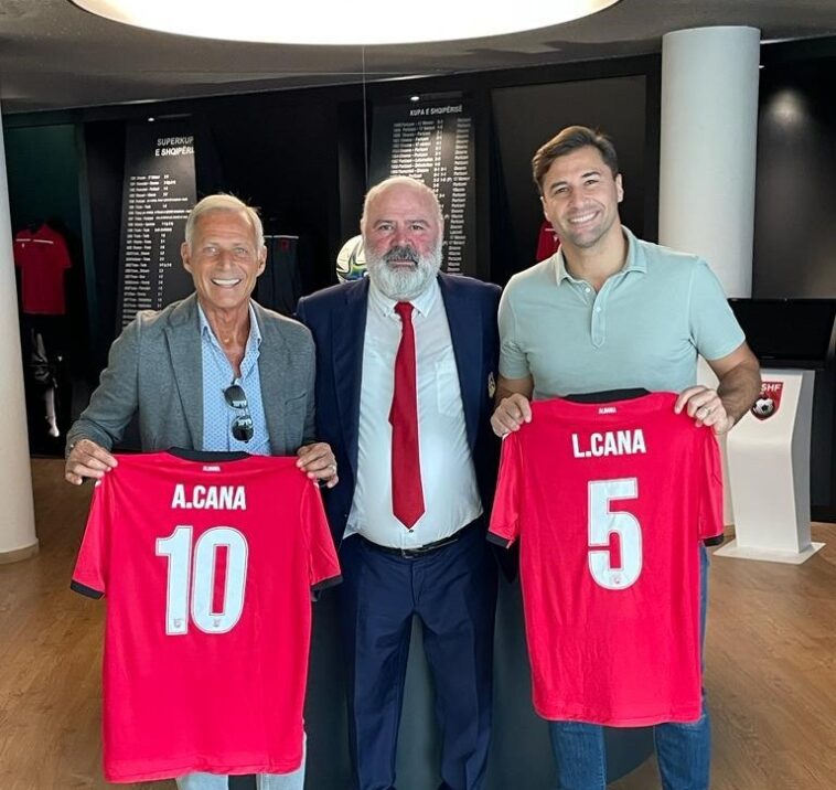 Lorik Cana viziton Shtëpinë e Futbollit, shoqërohet edhe nga babai i tij