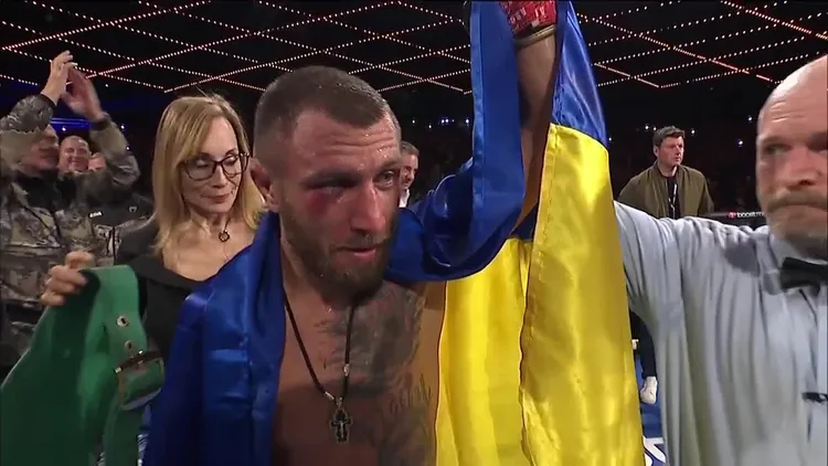 Boks, Lomachenko mposht amerikanin Ortiz