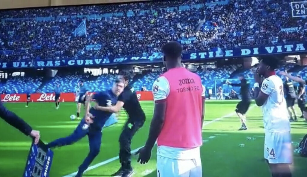 Trajneri i Vojvodës vërtetë tentoi ta sulmonte gjyqtarin e katërt