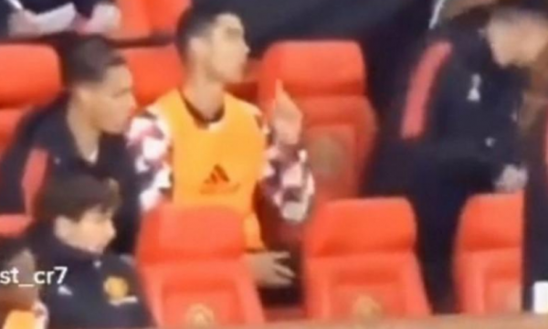 Del videoja nga momenti kur Ronaldo refuzon të futet në lojë