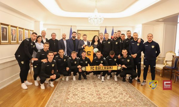 Vjosa Osmani e priti ekipin e Ballkanit, Daja: Presidentja na tha se po planifikohet ndërtimi i një stadiumi