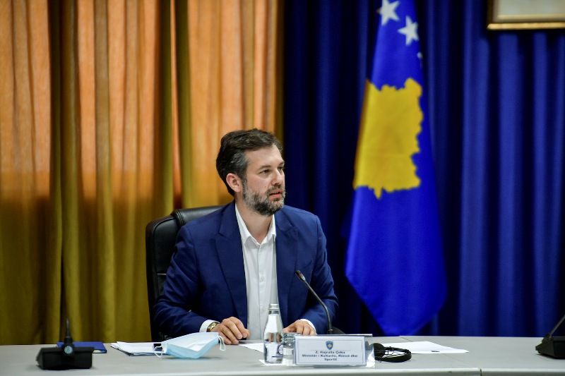 Ministri Çeku për stadiumin në Gjilan: Shpresoj që brenda javës të nënshkruajmë kontratën për hartimin e projektit final