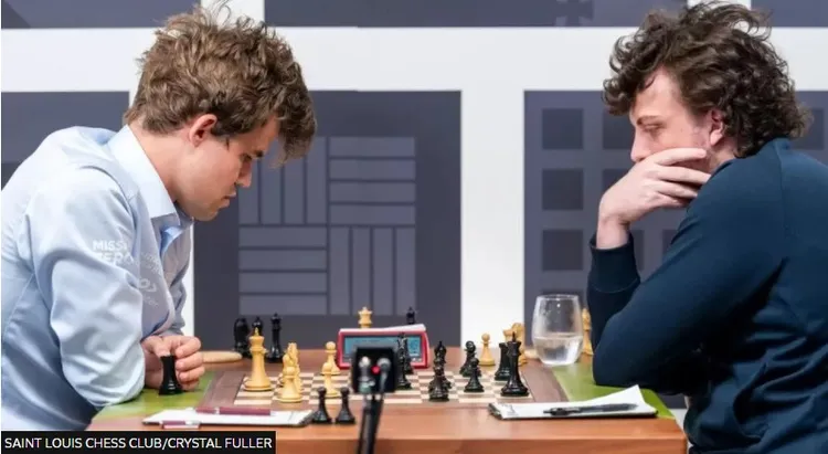 Shahisti që mposhti kampionin e botës ka mashtruar në më tepër se 100 lojë online