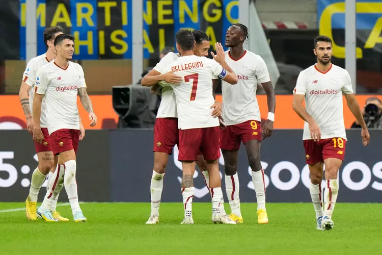 Roma fiton me përmbysje, Mourinho e shijon fitoren e parë ndaj Interit