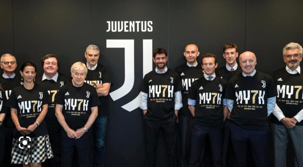 Japin dorëheqje të gjithë anëtarët e bordit të Juventusit, përfshirë presidentin Agnelli