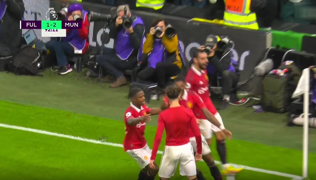 United fiton me golin e minutës së fundit kundër Fulhamit, Eriksen kontribuon me gol dhe asist