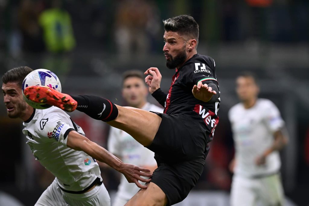 Milani fiton në fund ndaj Spezias me golin e Olivier Giroud