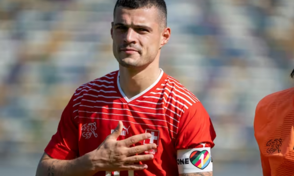 Telashe të reja në Kupën e Botës, Xhaka dhe kapitenët tjerë mund të ndëshkohen shkaku i shiritit