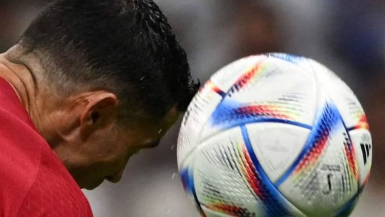 Tifozët thonë të njëjtën gjë: Ronaldo e preku topin në golin e parë ndaj Uruguait