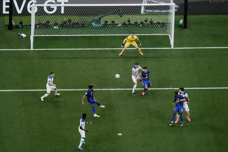 Paraqitje fenomenale e Amerikës kundër Anglisë, shtetet aleate ndahen në paqe