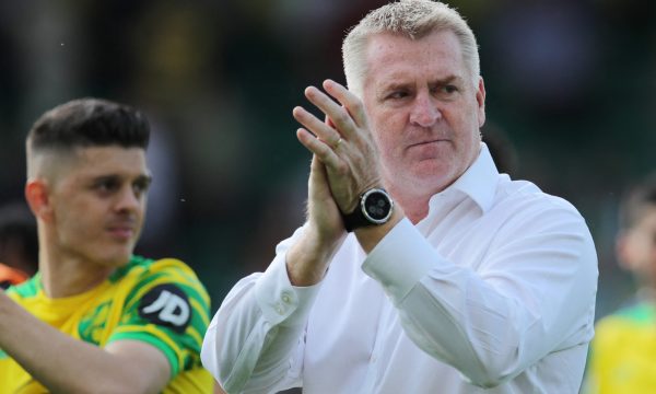 Trajneri i Norwichit flet për të ardhmen e Rashicës