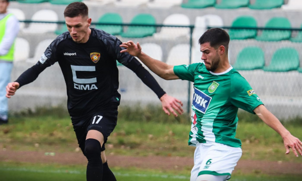 LAJMI I FUNDIT | Futbollistët dhe stafi i Trepçës ’89 e Ballkanit përleshen pas ndeshjes, ndërhyn policia