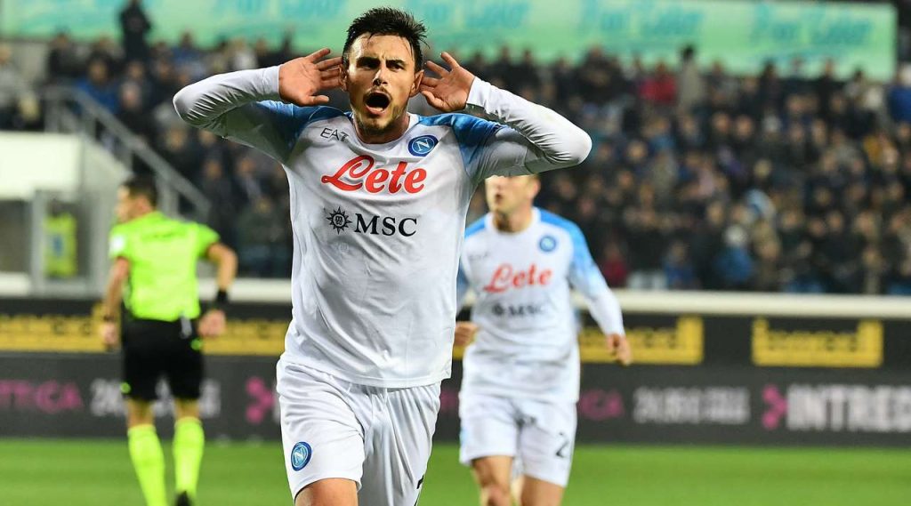 Napoli triumfon edhe ndaj Atalantas, vazhdon të prijë në Serie A