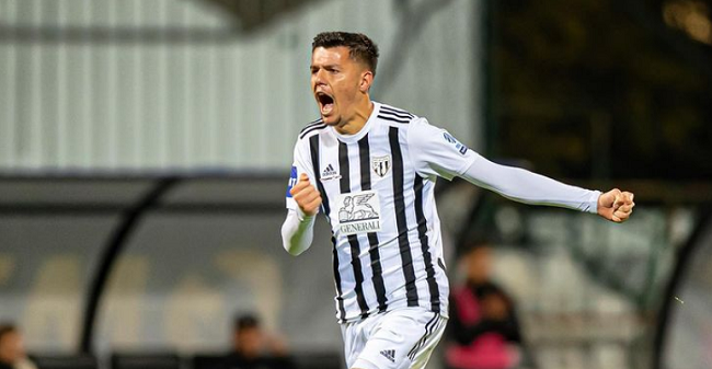 Daku i pandalshëm në Slloveni, shënon tre gola për Muran