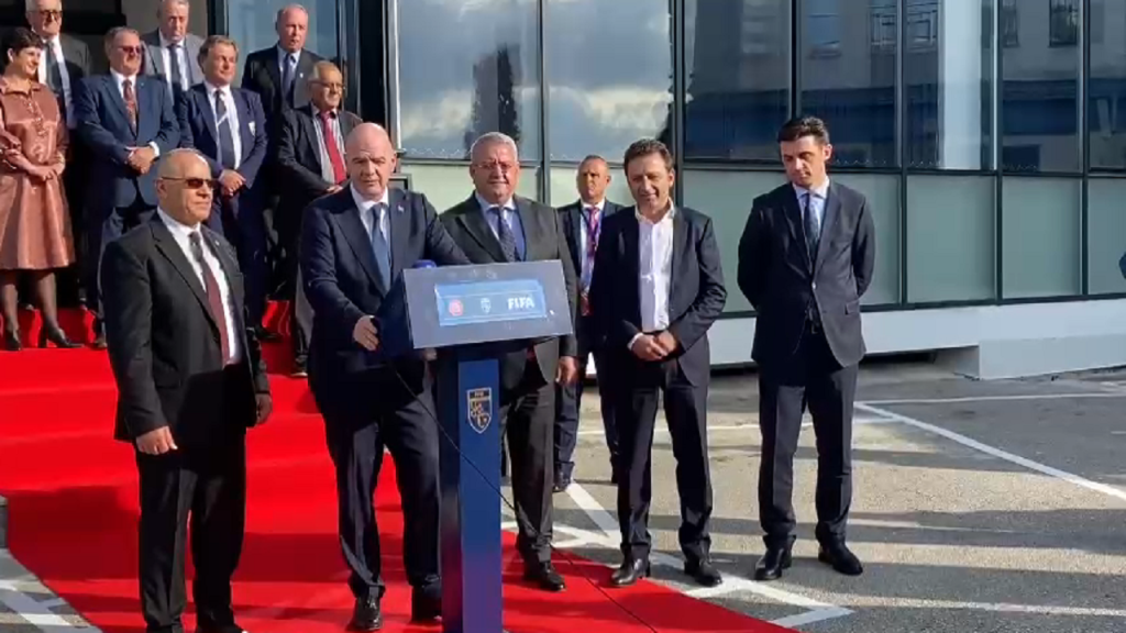 Infantino mbetët në krye të FIFA-s, nuk i doli asnjë kundër-kandidat