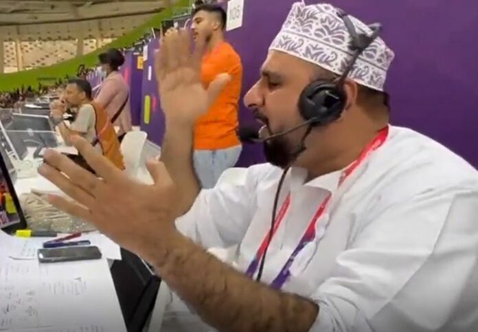 Komentatori arab “çmendet” pas golit të Holandës, të gjithë në stadium po e shikonin!