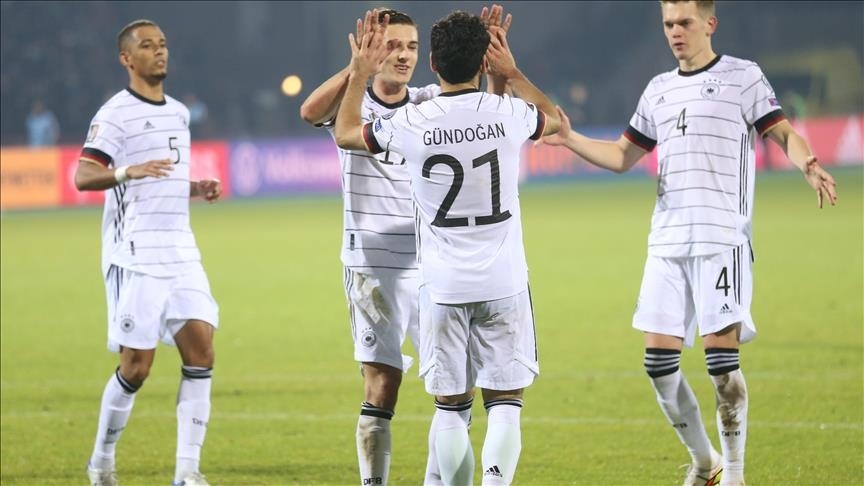 Gjermani – Japoni, formacionet zyrtare