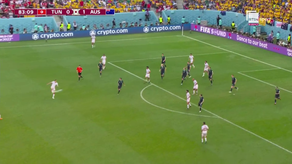 Australia shënon fitoren e parë, rrit shpresat për kualifikim