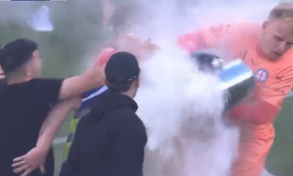 Skena dhune në Australi, tifozët e gjakosin bashkëlojtarin e Valon Berishës