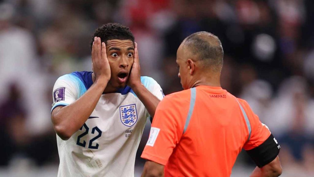 “Ku e gjetët këtë refer?”, talenti anglez: Nuk ishte në nivelin e këtij dueli