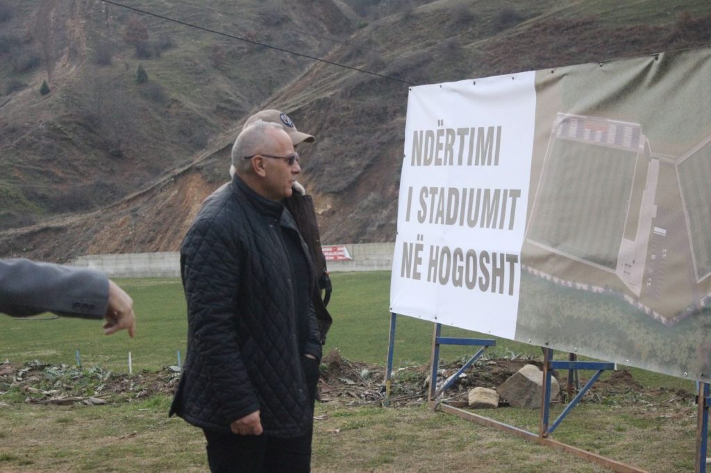Ademi viziton skuadrën e Kikës, sheh nga afër projektin për ndërtimin e stadiumit