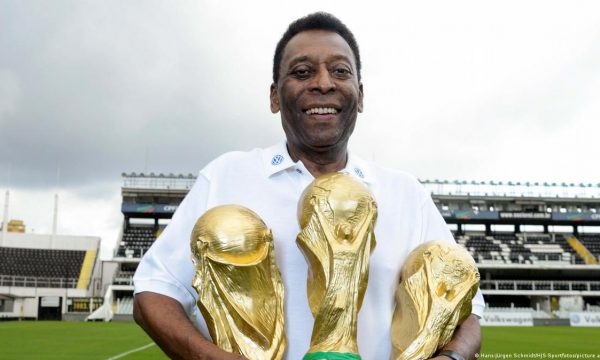 LAJMI I FUNDIT: Ndërron jetë legjenda e futbollit, Pele