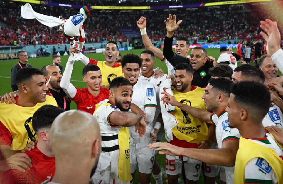 Maroku shkakton befasi të madhe, e eliminon Spanjën dhe kalon në çerekfinale të Botërorit