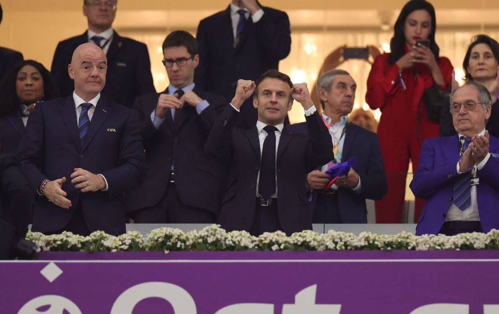 Përzgjedhësi i Kombëtares së Kosovës prezent në takimin Francë – Marok, shihet afër presidentit francez