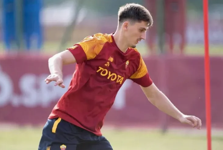 Roma ofron Kumbullën për një serb, “tundohet” klubi i Serie A