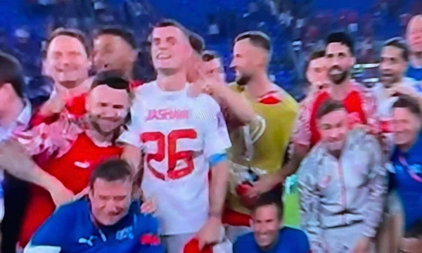 Efekti Granit Xhaka -“Blick” ua rrëfen zviceranëve historinë e Adem Jasharit