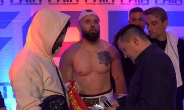 Boksieri shqiptar, Roberto Bakaj ia terron serbit në raundin e parë (VIDEO)