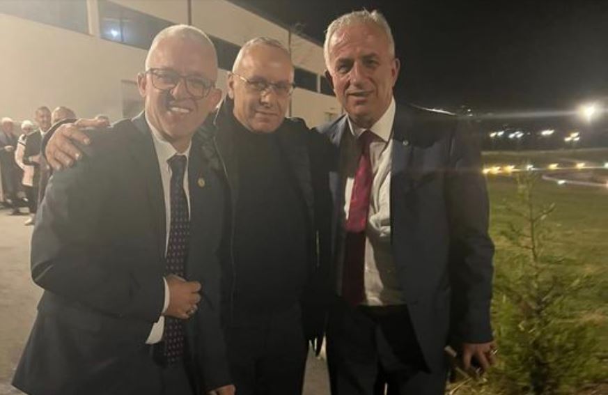 Agim Ademi dhuron një shtëpi për një familje nevojtare: Po e kryejmë këtë mision fisnik për vendin dhe popullin tonë