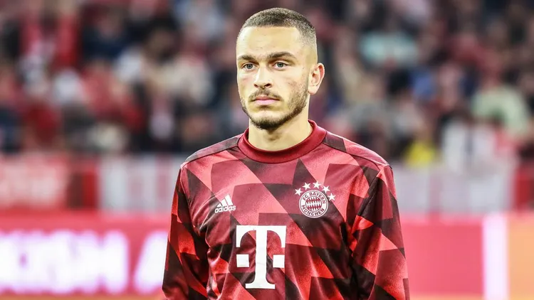 Ibrahimoviqi kosovar nënshkruan kontratë profesionale me Bayernin