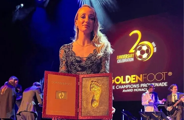 Kosovare Asllani e lumtur për çmimin e fituar