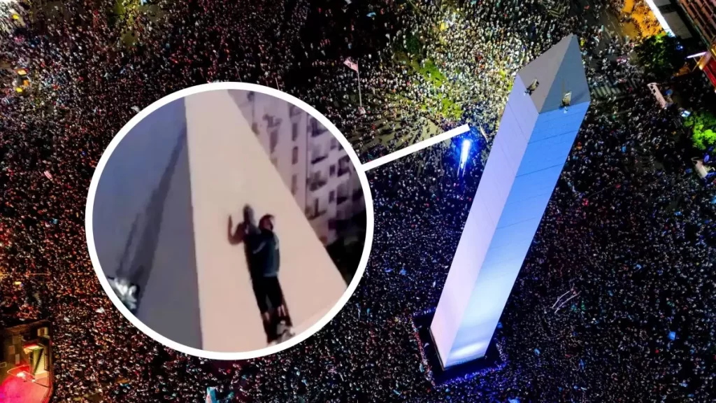 Një tifoz i çmendur i Argjentinës shfaqet në majë të Obeliskut: frika në 67 metra lartësi (video)