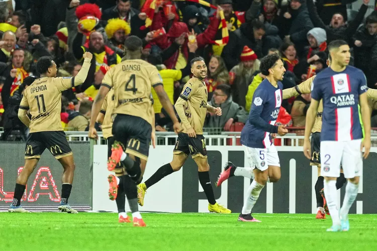 Lensi shokon PSG-në, ia shkakton humbjen e parë