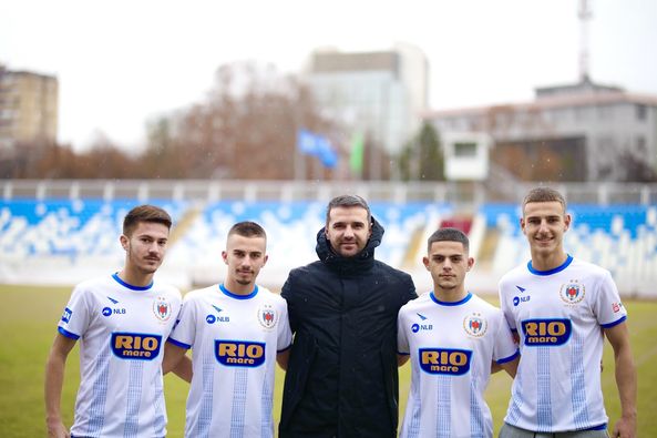 Prishtina i ofron në ekipin e parë edhe katër futbollistë