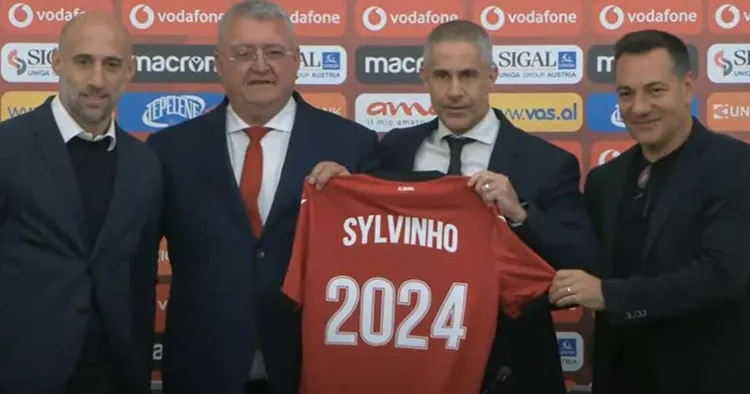 Sylvinho prezantohet te Shqipëria, ka synime të mëdhe