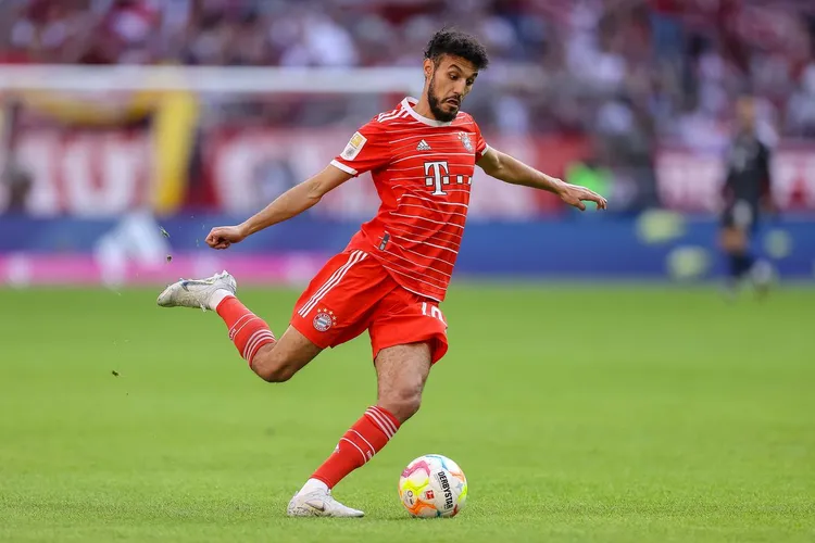 Mjekët ia ndalojnë përkohësisht futbollin Mazraouit