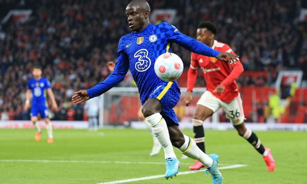 Kante do të vazhdojë me Chelsean