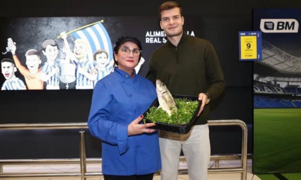 Pasi u zgjodh “Lojtari i Muajit”, sulmuesit të Sociedadit iu çmimi më i veçantë i parë ndonjëherë