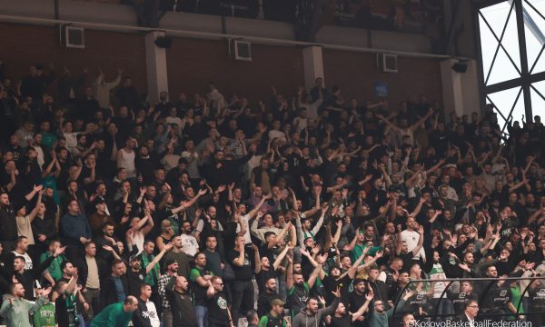 Federata i gëzon tifozët, mund të bëjnë tifo në palestër në mënyrë të organizuar