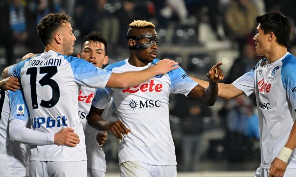 Napoli e kalon edhe Empolin, thellon epërsinë në krye të Serie A