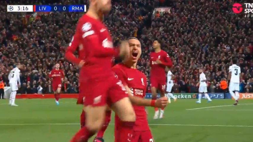 “Shpërthen” stadiumi, Liverpooli avancon pas katër minutave kundër Real Madridit