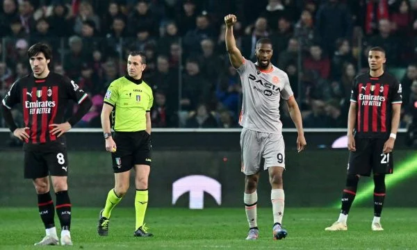 Milani mposhtet nga Udinese dhe rrezikon pozitën e katërt në tabelë