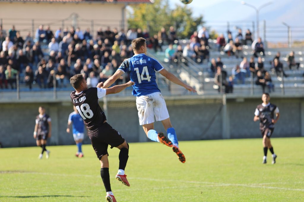 Futbollisti ndahet me skuadrën kosovare, merr rrugën e mërgimit