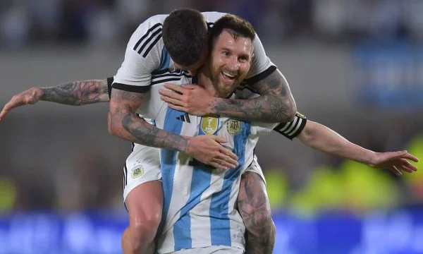 Messi e arrin shifrën e 800 golave në karrierë, Ronaldo rekordmen