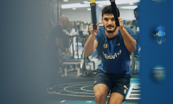 Rikthehet Armando Broja, nis stërvitjet në fitnes